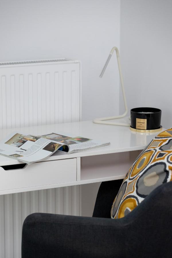 City Centre & Modern Quiet Apartment With Parking By Renters Prestige Krakau Buitenkant foto